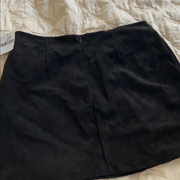 Floral Embroidered Mini Skirt - Picture 4 of 5